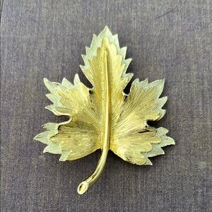 Vintage 1964 Sarah Coventry Gold and Silver Leaf Brooch